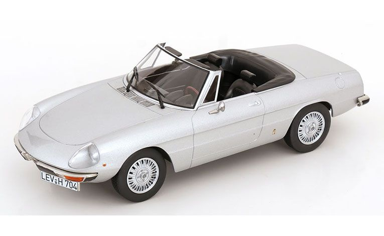1:18 1/18 Alfa Romeo 2000 Spider Veloce 1973 1982 srebreni Norev