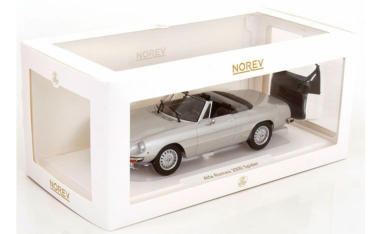 1:18 1/18 Alfa Romeo 2000 Spider Veloce 1973 1982 srebreni Norev