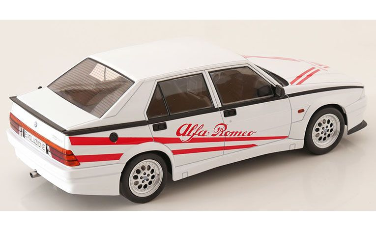 1:18 1/18 Alfa Romeo 75 Turbo Evoluzione 1987 white red Model Car Group MCG