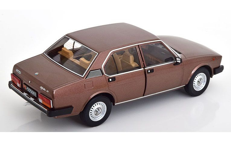 1:18 1/18 Alfa Romeo Alfetta 2000 TD Turbo Diesel 1979 1984 luci di bosco Mitica-Diecast