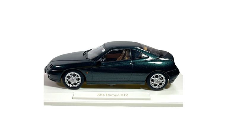 1:18 1/18 Alfa Romeo GTV 916 Kupe 1999 2003 tamno zeleni Norev
