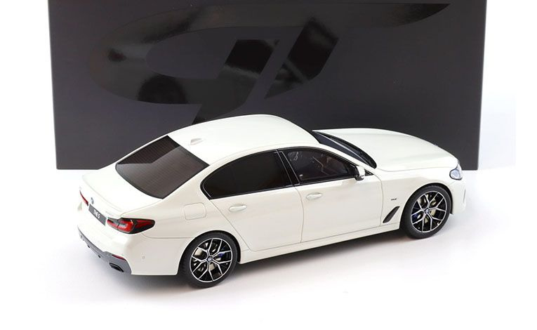 1:18 1/18 BMW F90 M5 Series 5 545e xDrive 2023 white GT-Spirit