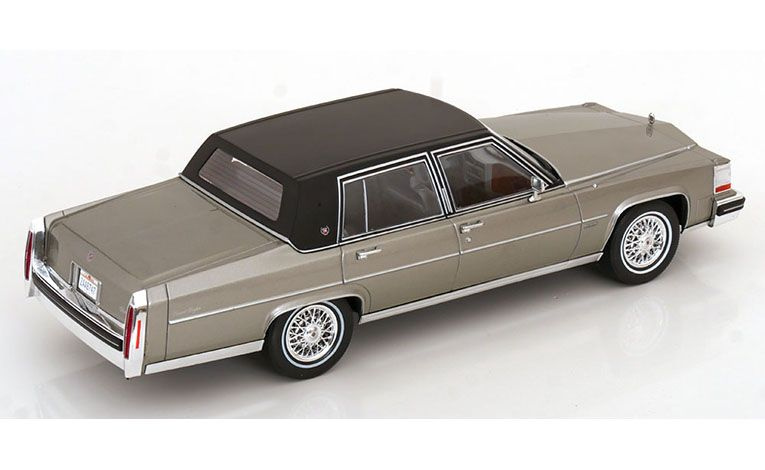 1:18 1/18 Cadillac Fleetwood Brougham 1982 1986 sivi Model Car Group MCG