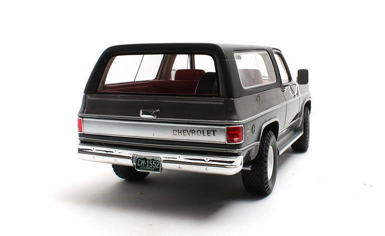 1:18 1/18 Chevrolet Blazer K5 4X4 1973 1978 sivo crni Cult-Scale Models