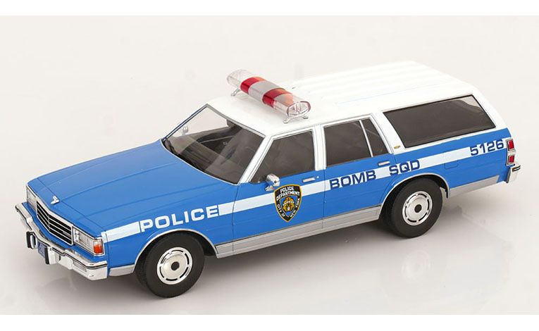 1:18 1/18 Chevrolet Caprice Estate SW Station Wagon NYPD New York Police Department 1985 1990 blue white Model Car Group MCG