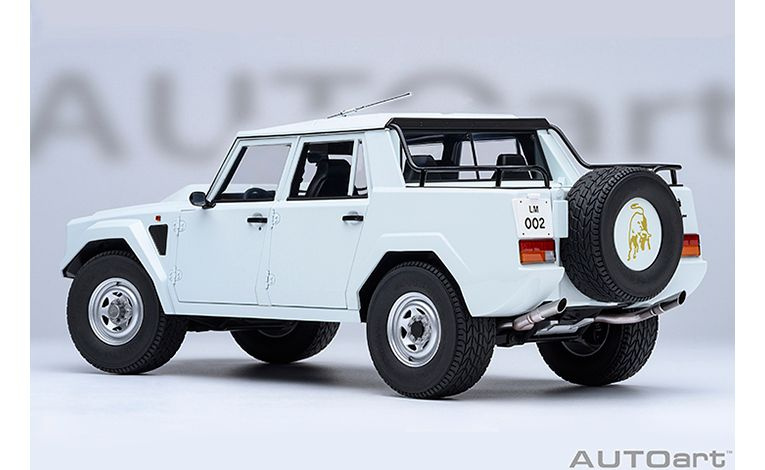 1:18 1/18 Lamborghini LM002 1986 1993 bijeli AUTOart