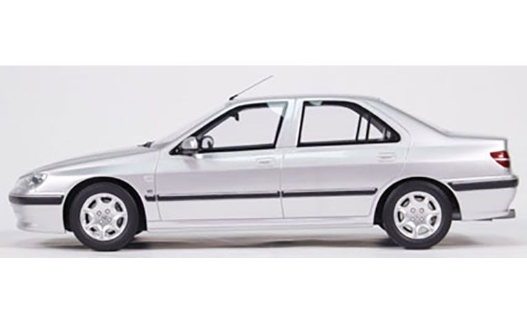 1:18 1/18 Peugeot 406 3.0 V6 24V Faza 2 2000 2004 srebreni Otto-Mobile 