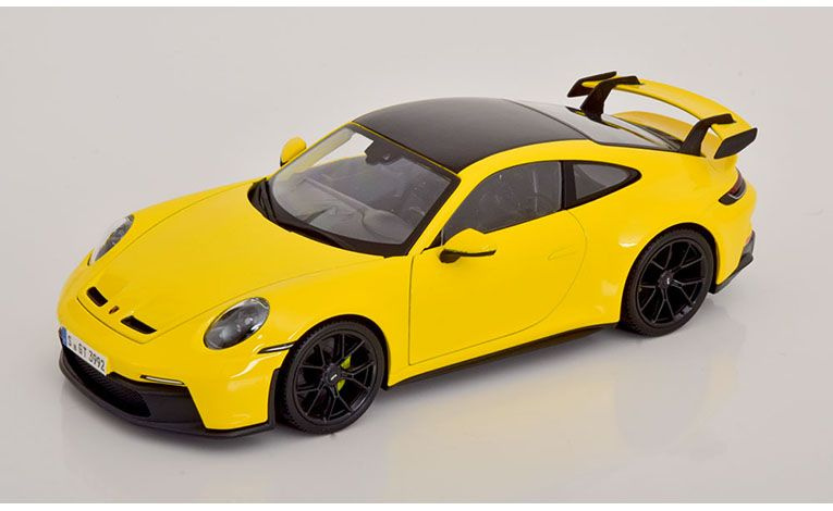 1:18 1/18 Porsche 992 911 GT3 Coupe 2022 2024 yellow Maisto