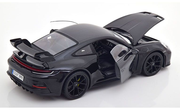 1:18 1/18 Porsche 992 911 GT3 Kupe 2022 2024 crni Maisto