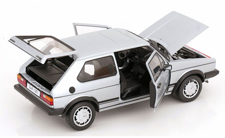1:18 1/18 Volkswagen VW Golf 1 GTI Pirelli 1983 srebreni Welly