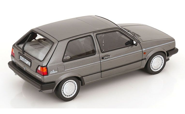 1:18 1/18 Volkswagen VW Golf 2 Champion 1988 1992 sivi Norev