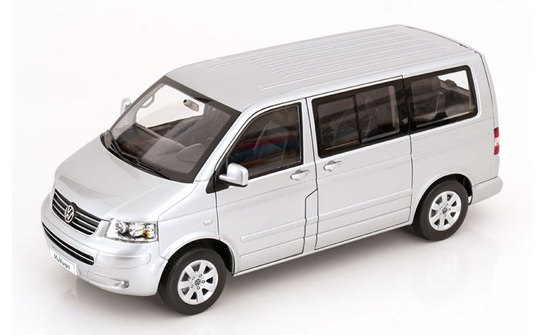 1:18 1/18 Volkswagen VW T5 Multivan 2003 2009 srebreni Norev