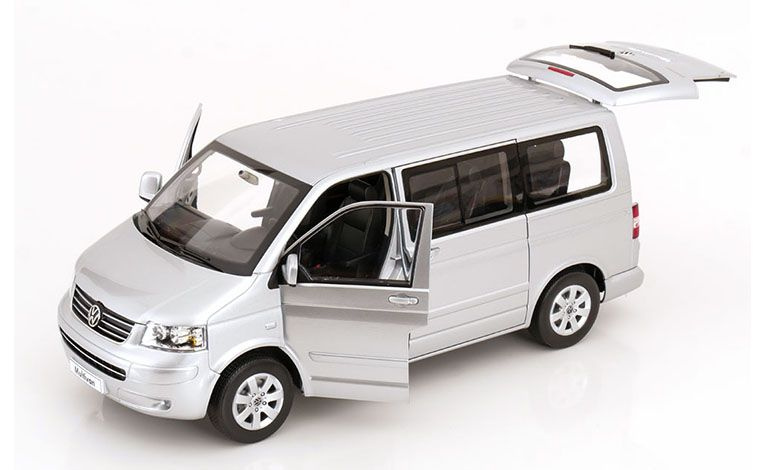 1:18 1/18 Volkswagen VW T5 Multivan 2003 2009 srebreni Norev