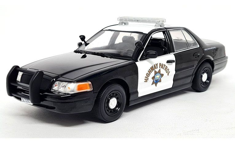 1:24 1/24 Ford Crown Victoria Police Interceptor 2008 2011 black white Greenlight