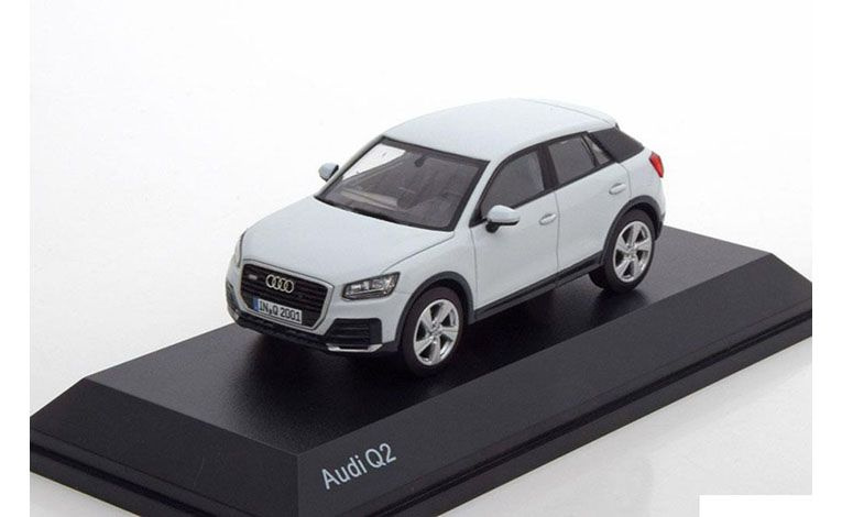1:43 1/43 Audi Q2 2016 2020 ibis white iScale