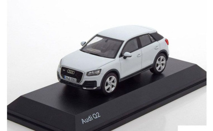 1:43 1/43 Audi Q2 2016 2020 ibis white iScale