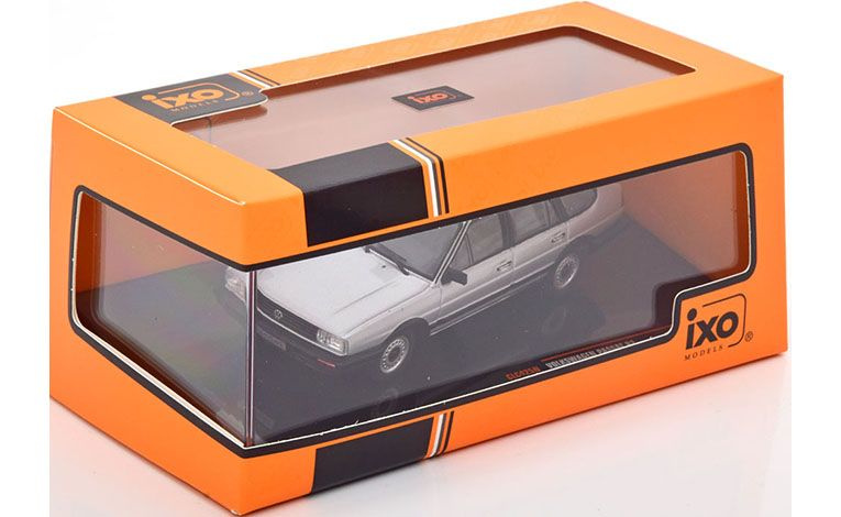 1:43 1/43 Volkswagen VW Passat B2 1985 1988 silver Ixo