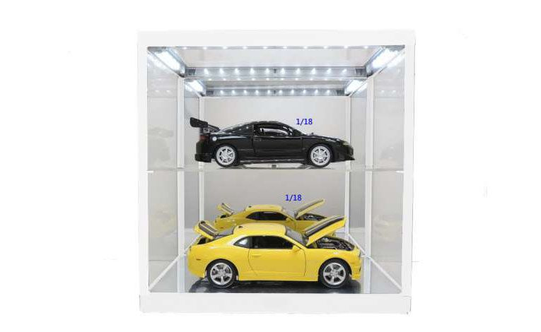 1:18 1/18 Showcase vetrina display case with mirrors, 1 shelf and LED lights white Triple 9