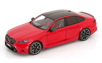 1:18 1/18 BMW G90 Serija 5 M5 Limuzina 2024 danas crveni Solido