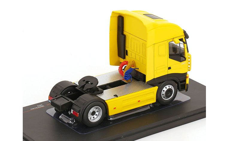 1:43 1/43 Iveco Stralis AS 430 kamion tegljač 2002 2007 žuti Ixo