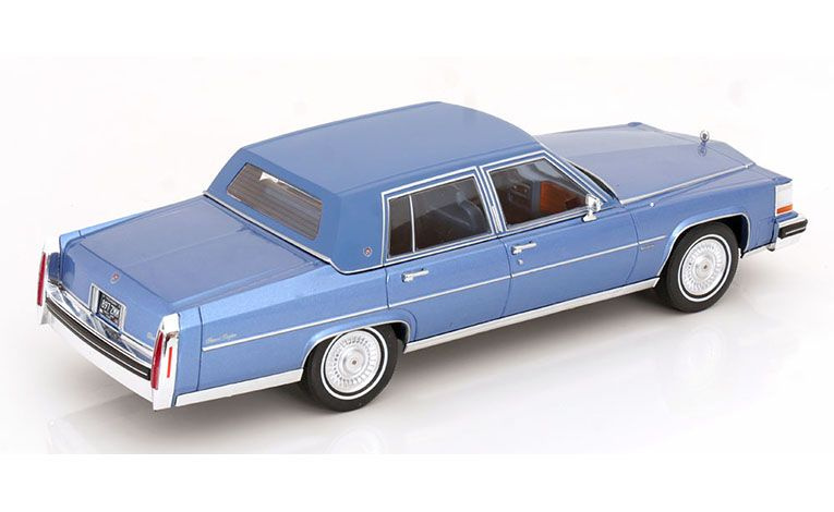 1:18 1/18 Cadillac Fleetwood Brougham 1982 1986 light blue Model Car Group MCG