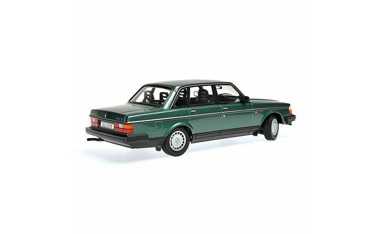 1:18 1/18 Volvo 240 GL Limousine 1986 1993 dark green Minichamps