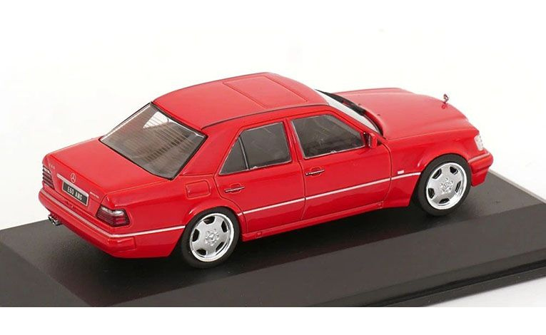 1:43 1/43 Mercedes AMG E60 W124 E Class E500 Limousine 1994 red Solido