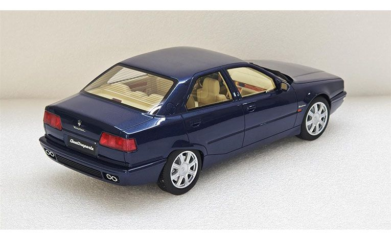 1:18 1/18 Maserati Quattroporte Serija 4 Limuzina 1994 2001 plavi Cult-Scale Models