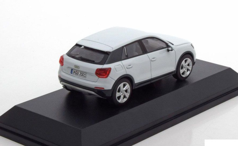 1:43 1/43 Audi Q2 2016 2020 ibis bijeli iScale