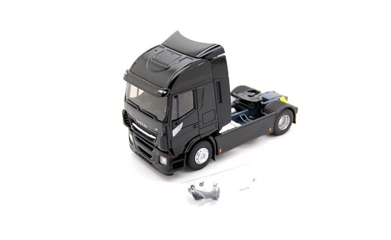 1:43 1/43 Iveco Stralis 570 XP kamion tegljač 2013 2016 crni Eligor