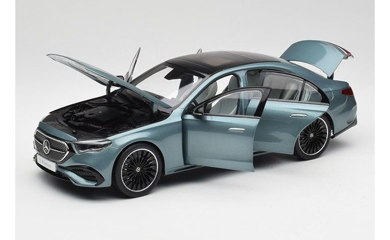1:18 1/18 Mercedes W214 E Class AMG Limousine 2024 turquoise iScale