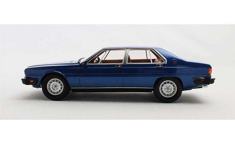 1:18 1/18 Maserati Quattroporte Serija 3 Limuzina 1979 1985 plavi Cult-Scale Models