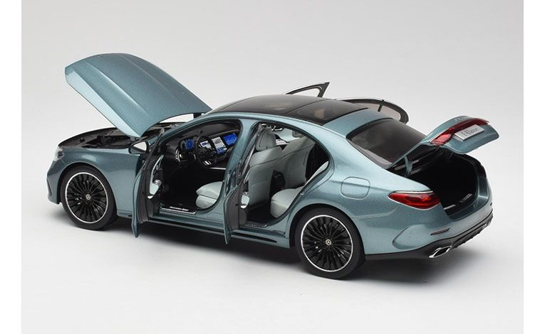 1:18 1/18 Mercedes W214 E Class AMG Limousine 2024 turquoise iScale